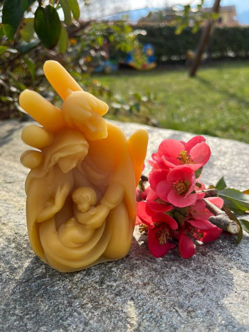 mano con presepe in cera d'api|mano con presepe in cera d'api|Mano con presepe